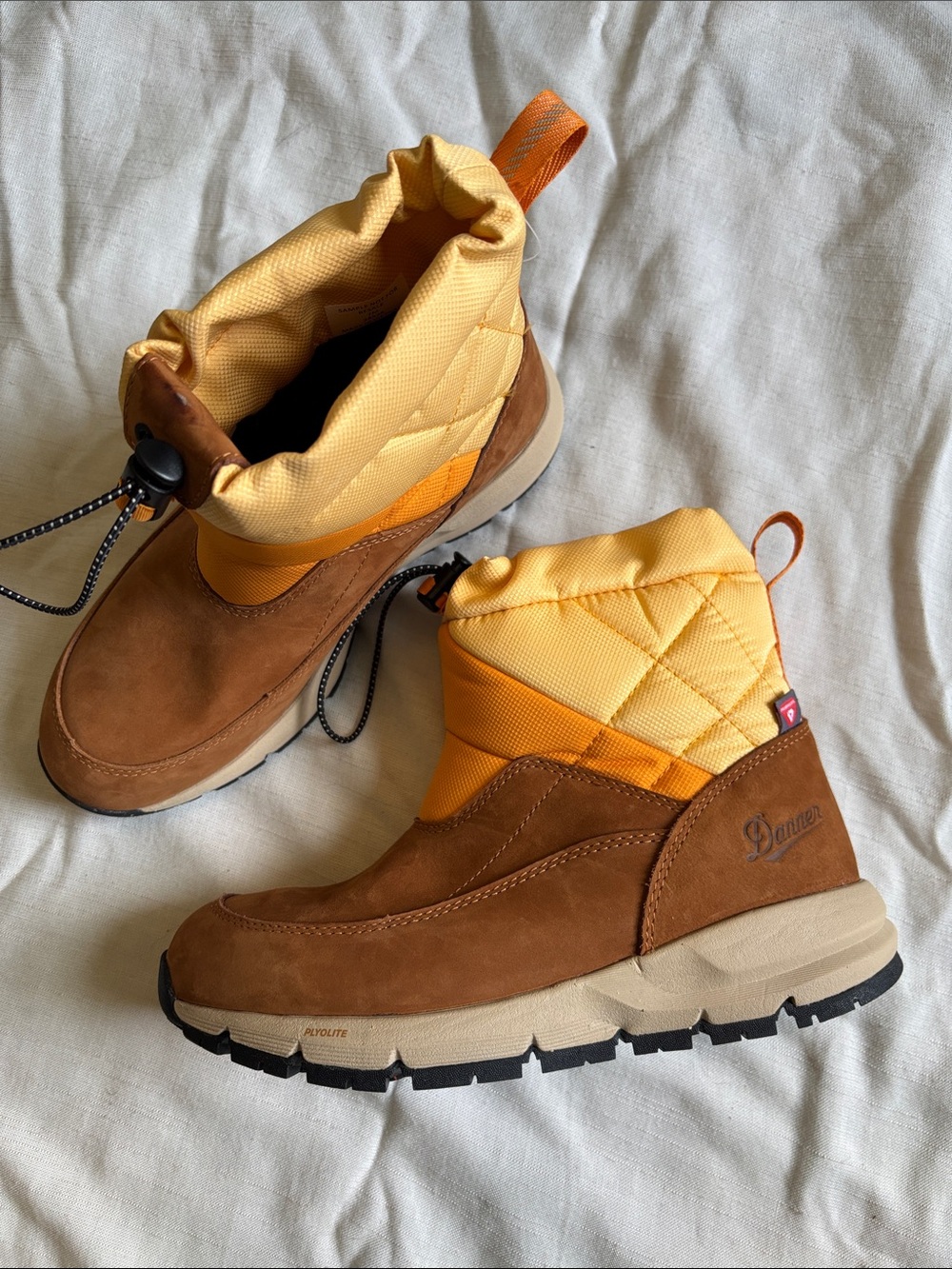 NWOT Danner cloud cap boots